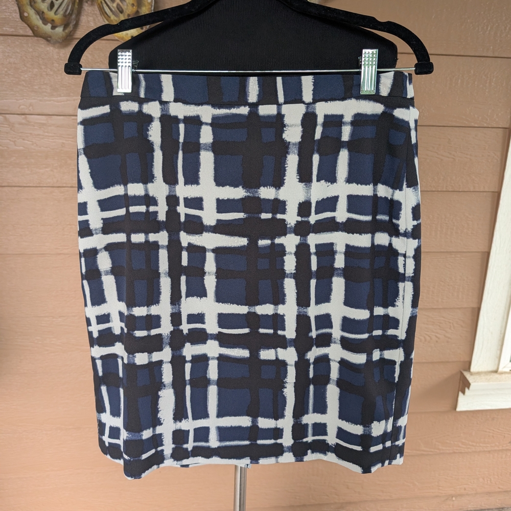 Banana Republic Navy and Cream Plaid Pencil Skirt